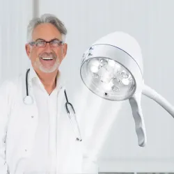 LED onderzoek verlichting wand en mobiel | Muurbeugel aluminium, wit gecoat, Ø 18 mm, schroefdraad aan de zijkant, 80 x 80 x 70 mm
